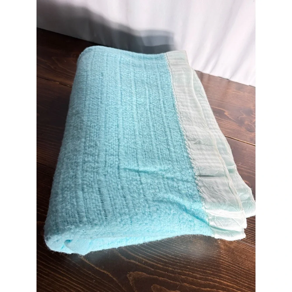 Vintage Aqua Blue‎ Thermal Weave Blanket with Satin Trim Retro Waffle Knit